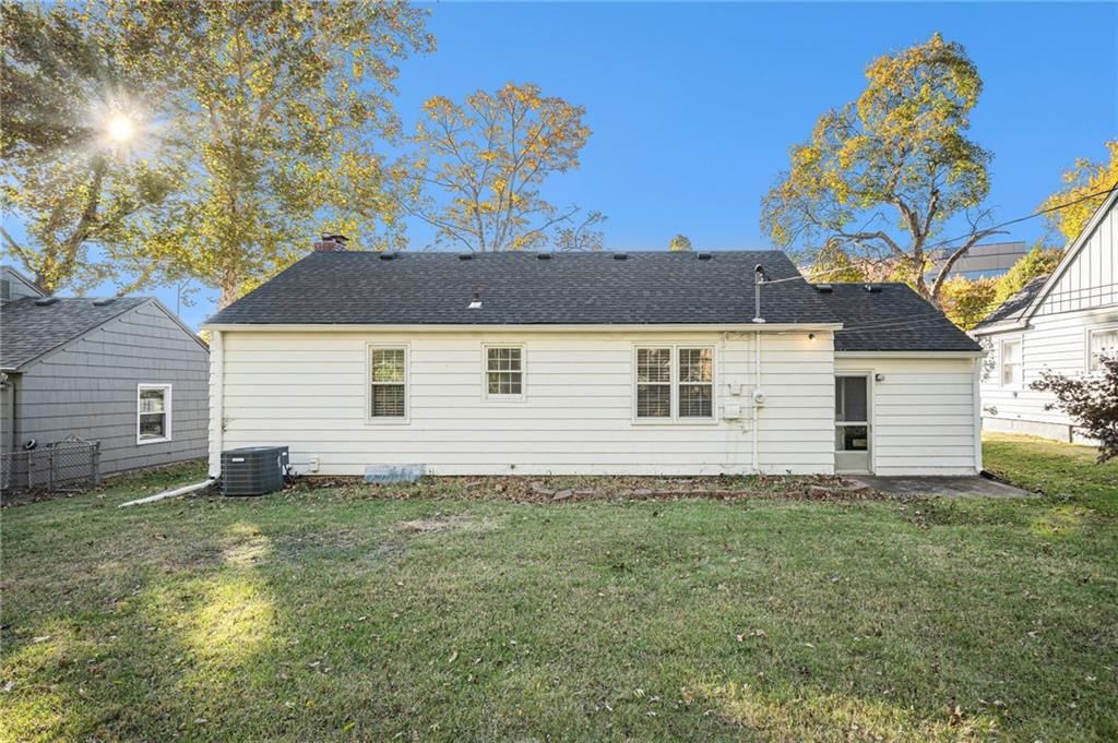 8201 Ward Parkway — photo 20