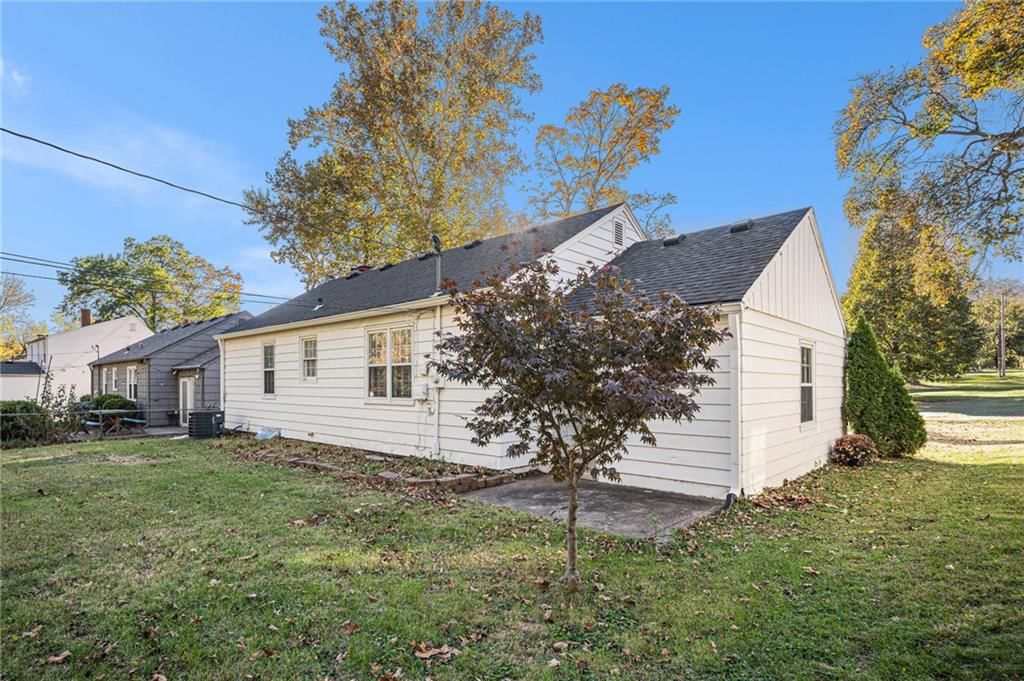 8201 Ward Parkway — photo 22