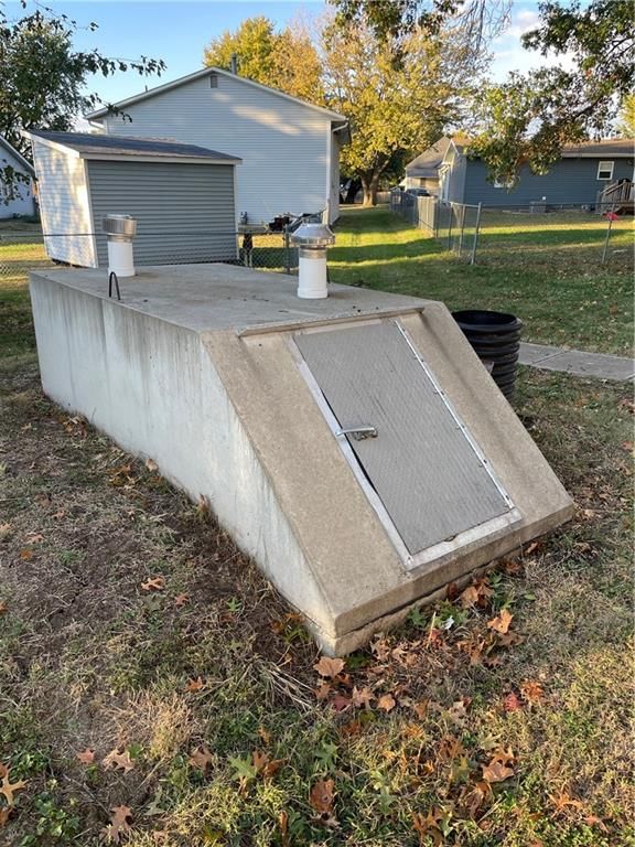 409 E Burns Street — photo 3