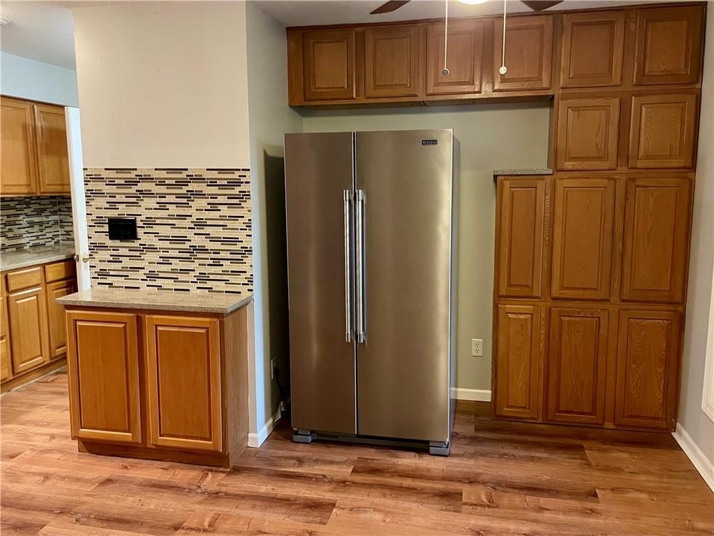 409 E Burns Street — photo 10