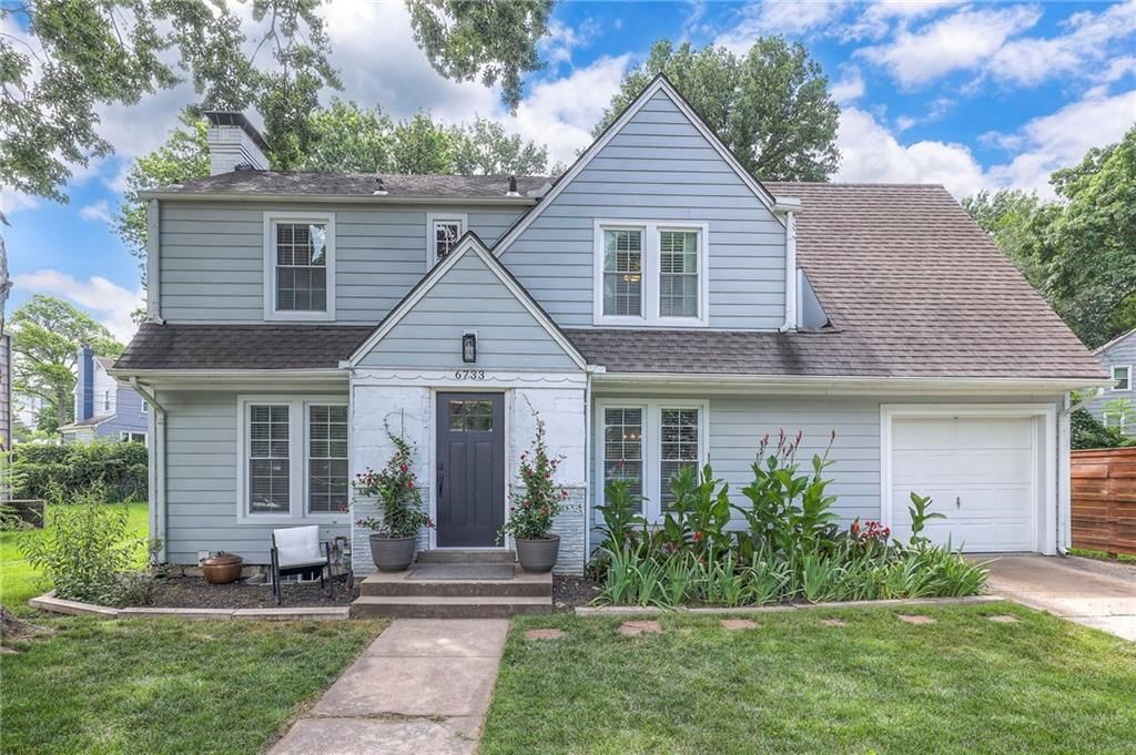 6733 Rockhill Road, Kansas City, MO