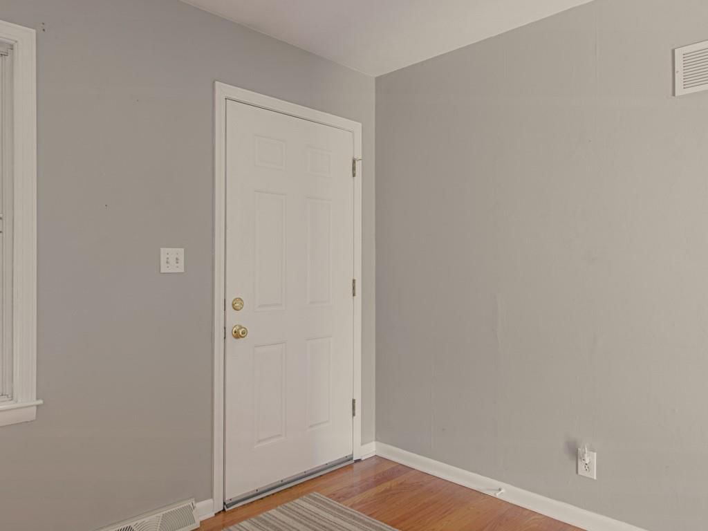 4609 NE 43rd Terrace — photo 6