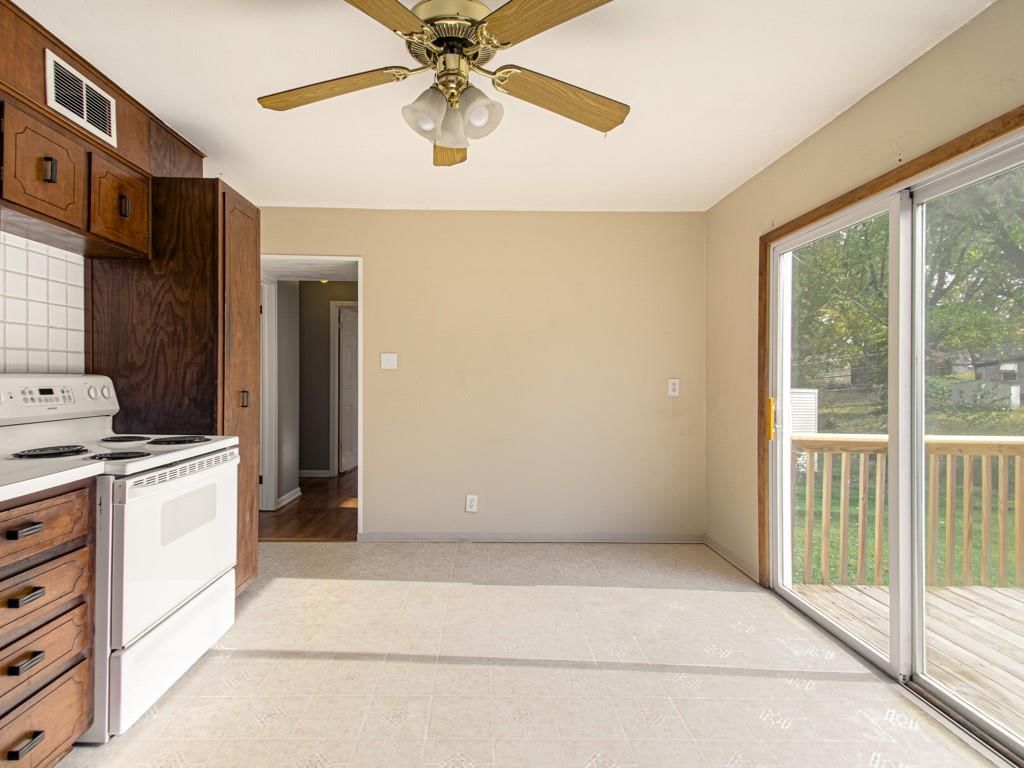 4609 NE 43rd Terrace — photo 8