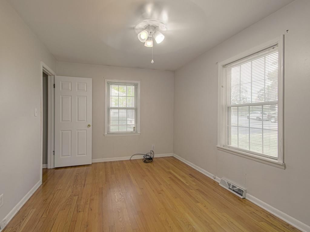 4609 NE 43rd Terrace — photo 16