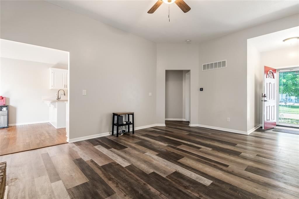 1061 Pumpkin Ridge Street — photo 12