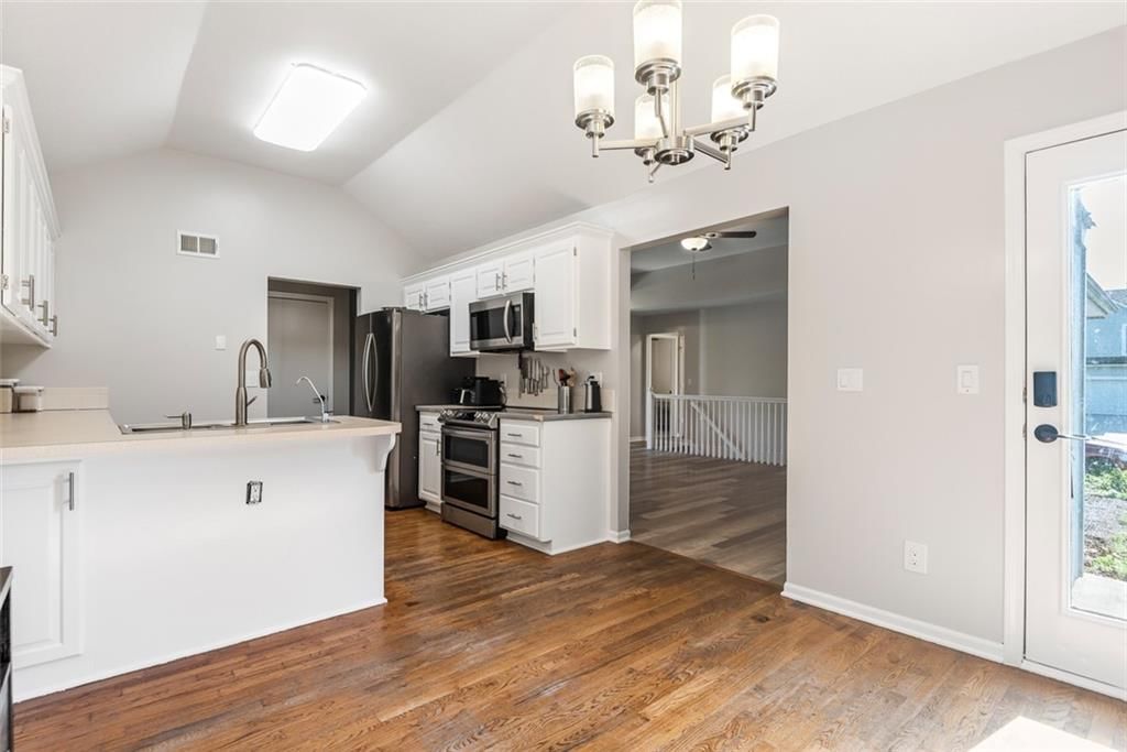 1061 Pumpkin Ridge Street — photo 14