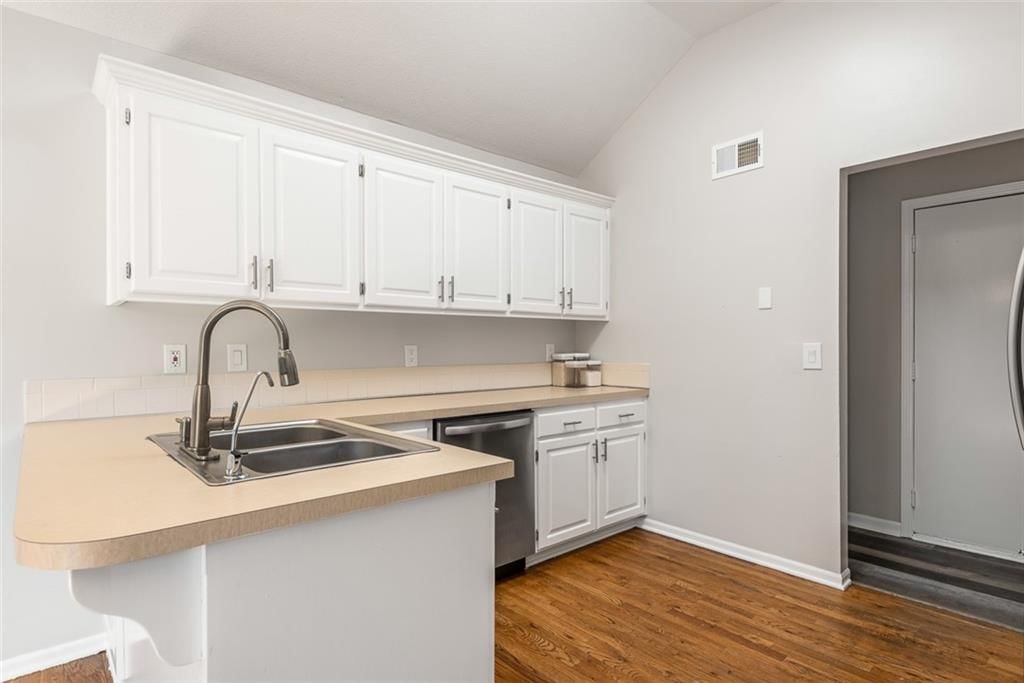 1061 Pumpkin Ridge Street — photo 16