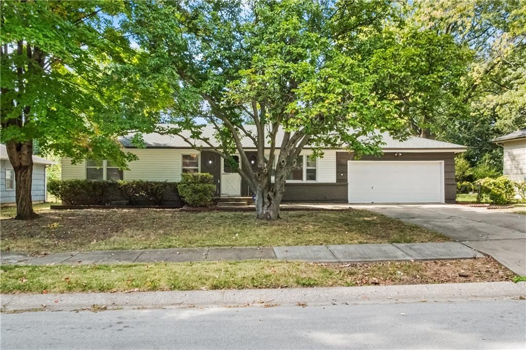 10104 Cambridge Avenue, Kansas City, MO