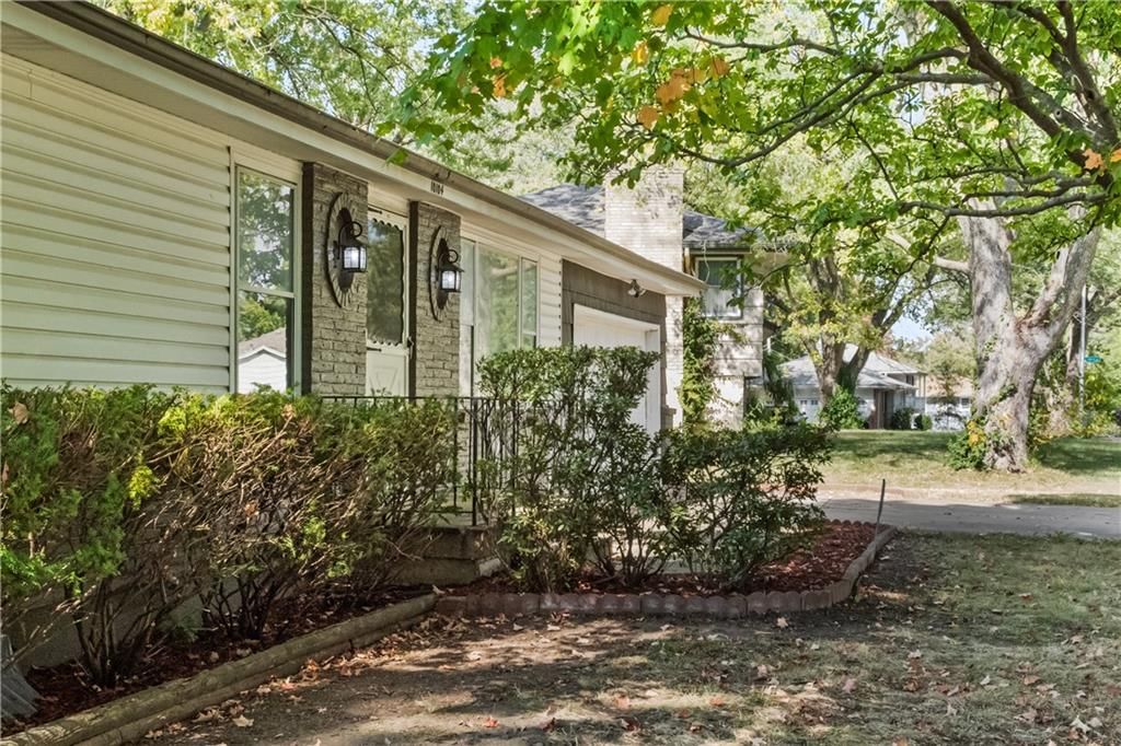 10104 Cambridge Avenue — photo 4