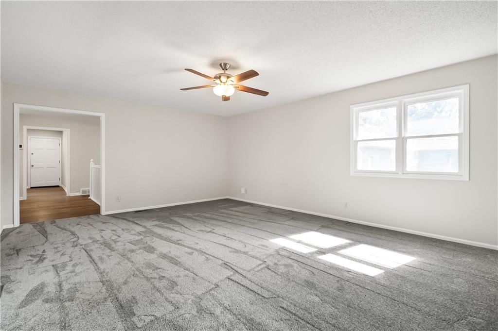 10104 Cambridge Avenue — photo 13