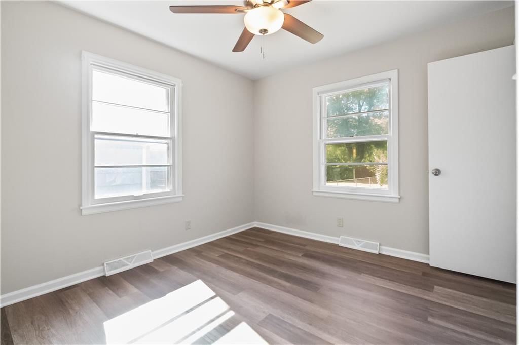 10104 Cambridge Avenue — photo 18