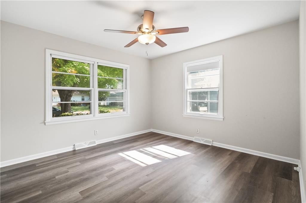 10104 Cambridge Avenue — photo 21