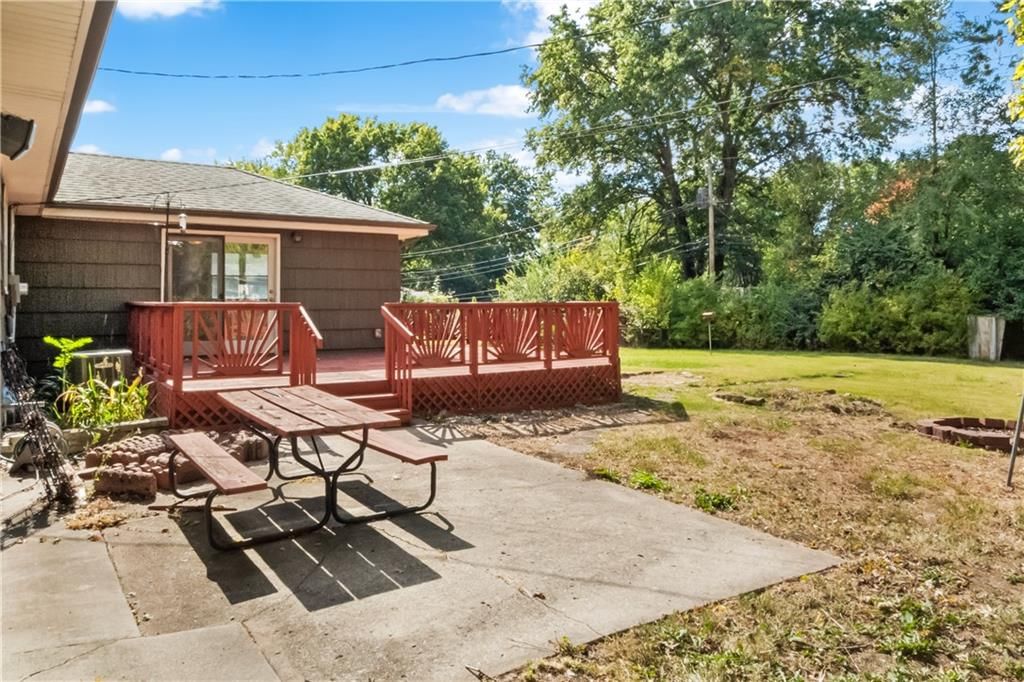10104 Cambridge Avenue — photo 23