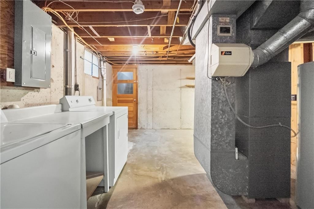 10104 Cambridge Avenue — photo 28