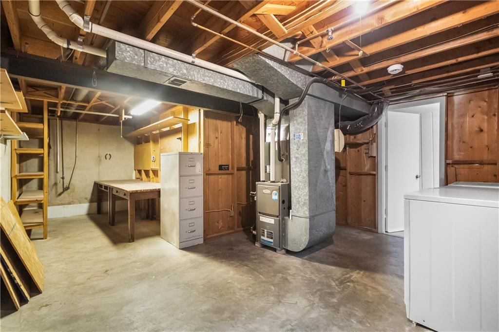 10104 Cambridge Avenue — photo 29