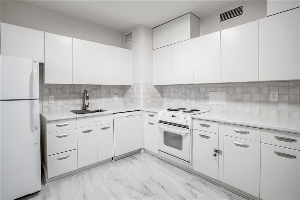 333 W Meyer  Unit 213 Boulevard — photo 10