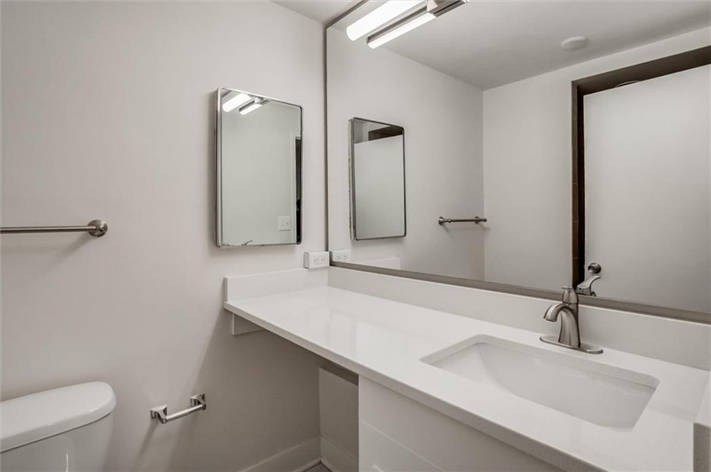 333 W Meyer  Unit 213 Boulevard — photo 21