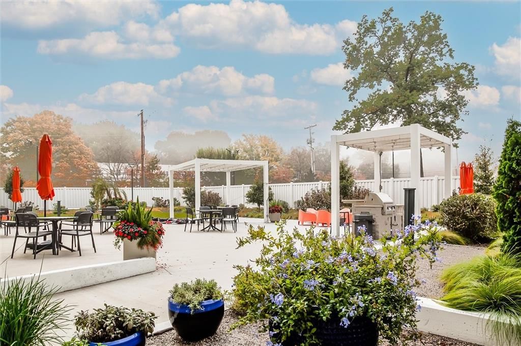 333 W Meyer  Unit 213 Boulevard — photo 30