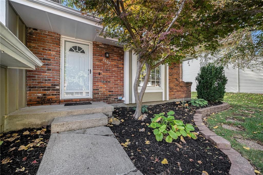 7407 NW 78th Street — photo 3