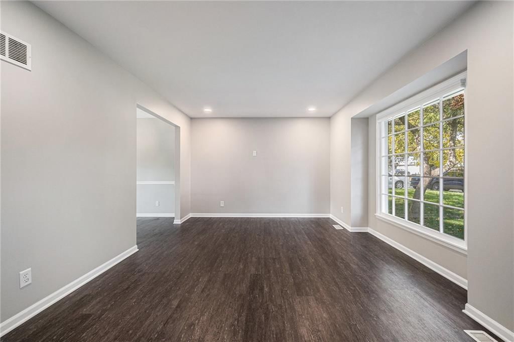 7407 NW 78th Street — photo 4