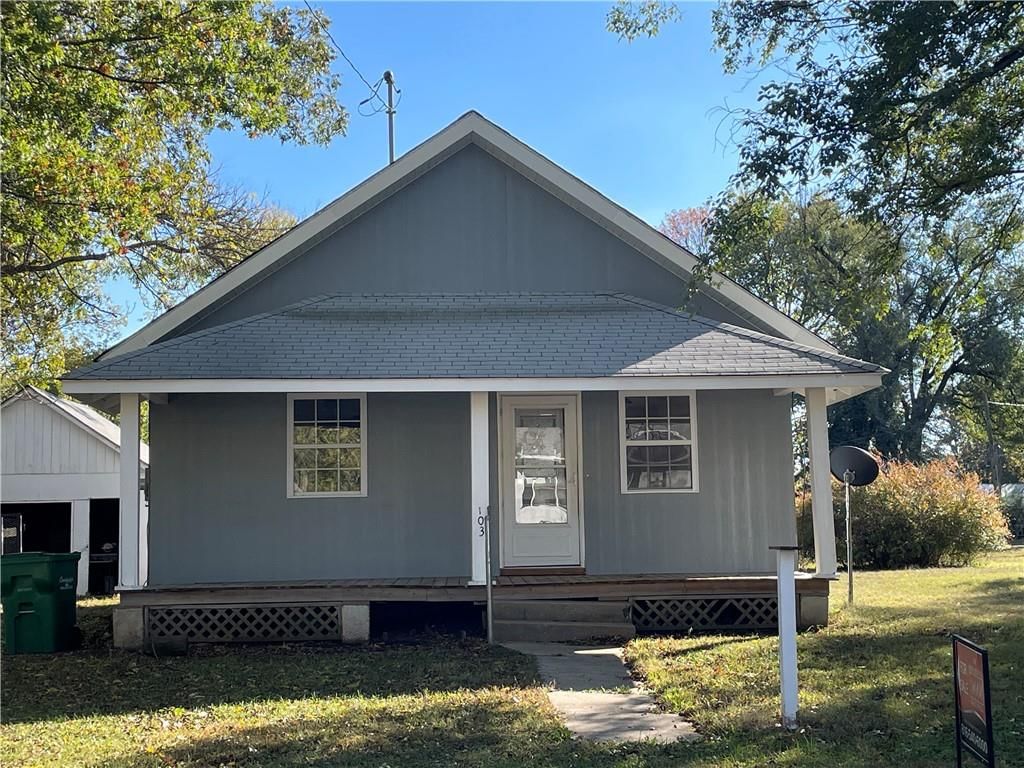 103 E Pleasant Street — photo 1