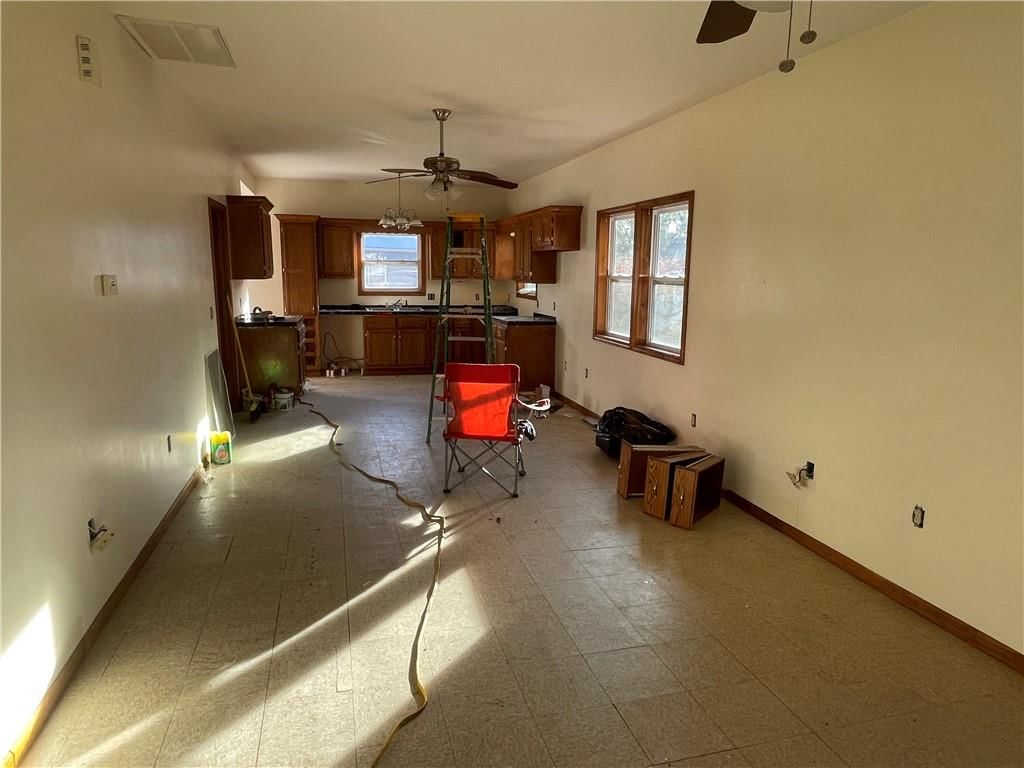 103 E Pleasant Street — photo 5