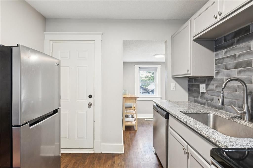 322 Barat Avenue — photo 8