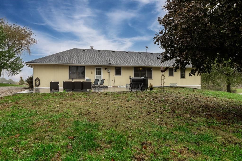 17135 Smith Road — photo 32