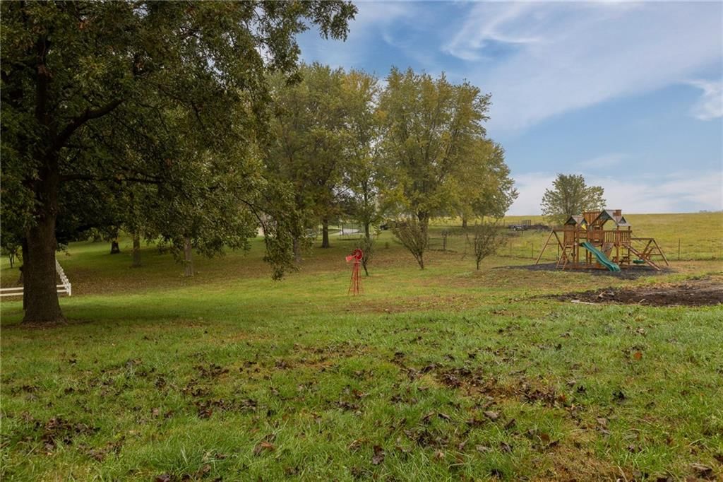 17135 Smith Road — photo 33