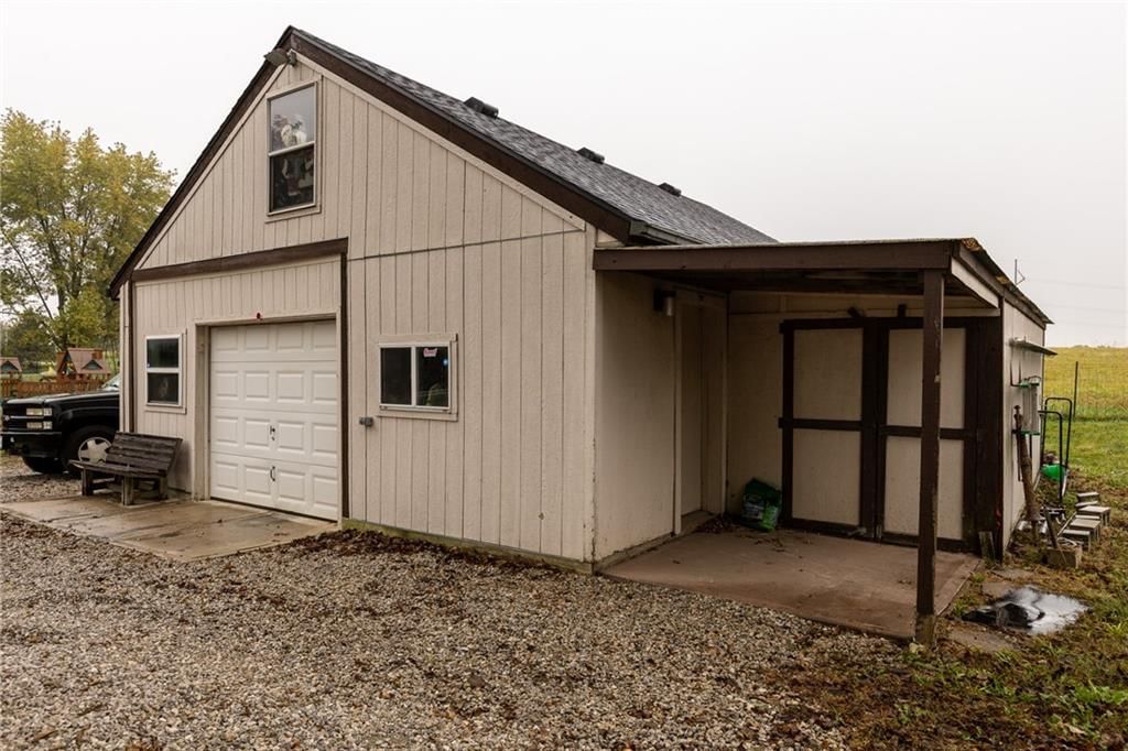17135 Smith Road — photo 37