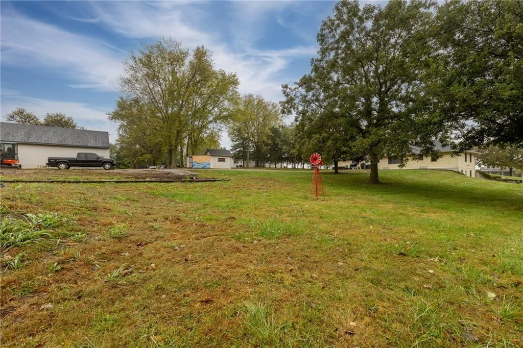 17135 Smith Road — photo 40