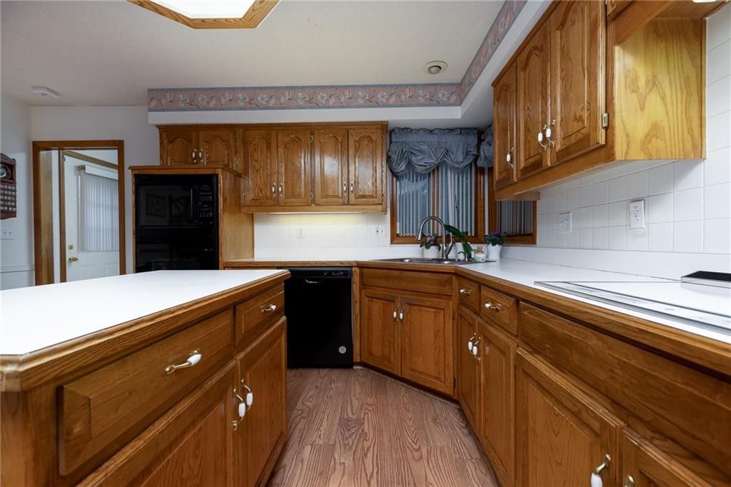 Photo 14 of 38 - 6506 NW REVERE Drive