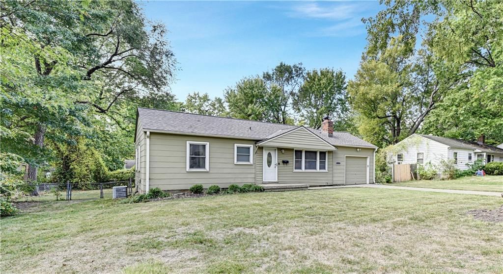 5709 W 70th Terrace — photo 37