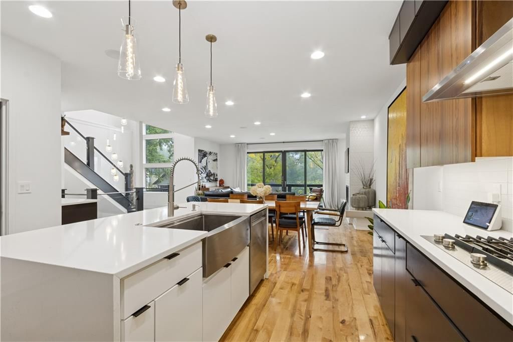 1913 W 48th Street — photo 14