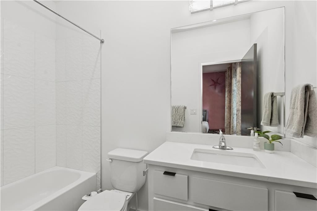 1913 W 48th Street — photo 24