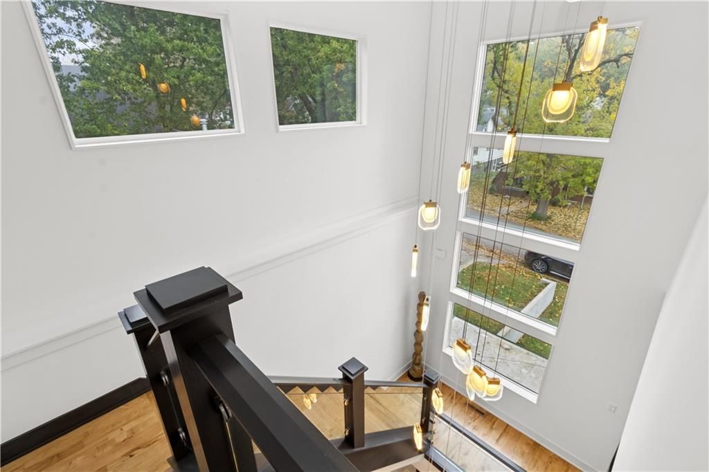 1913 W 48th Street — photo 26