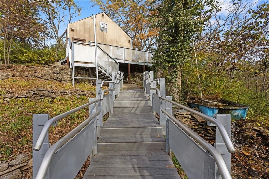 5825 Noland Road — photo 42