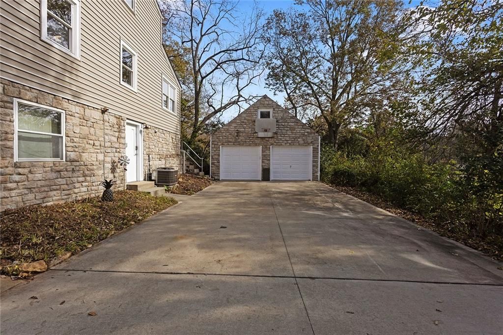 5825 Noland Road — photo 58