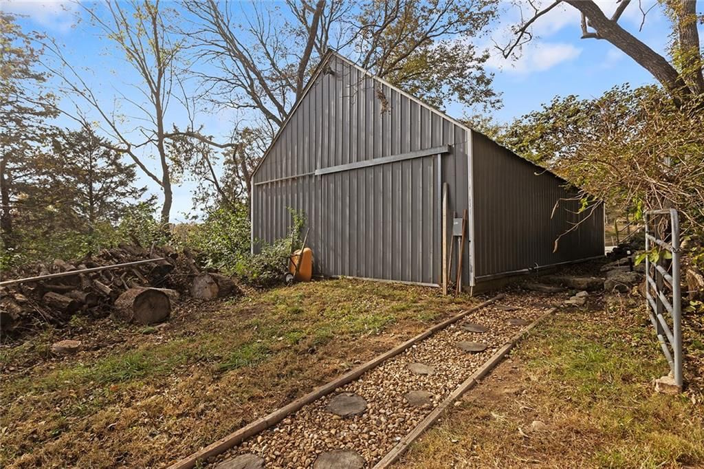5825 Noland Road — photo 63