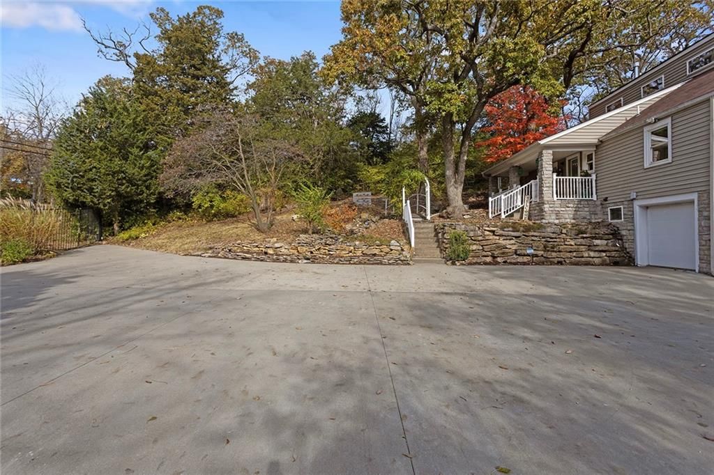 5825 Noland Road — photo 86