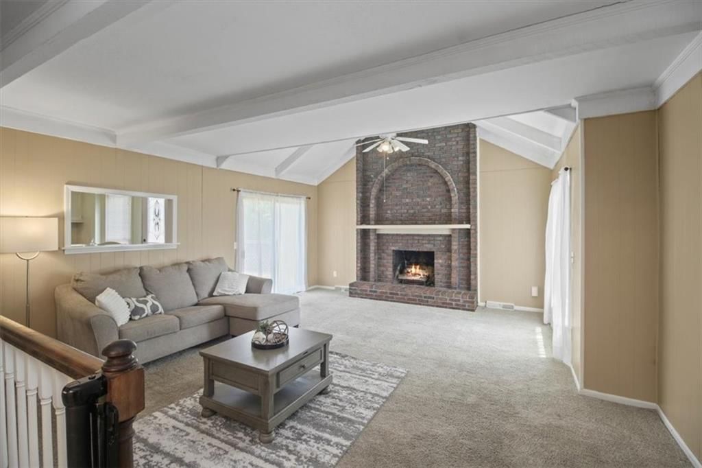 1200 NE Crestview Drive — photo 3