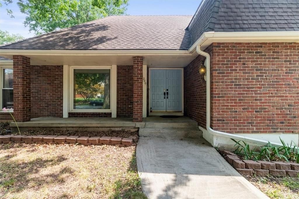 1200 NE Crestview Drive — photo 4
