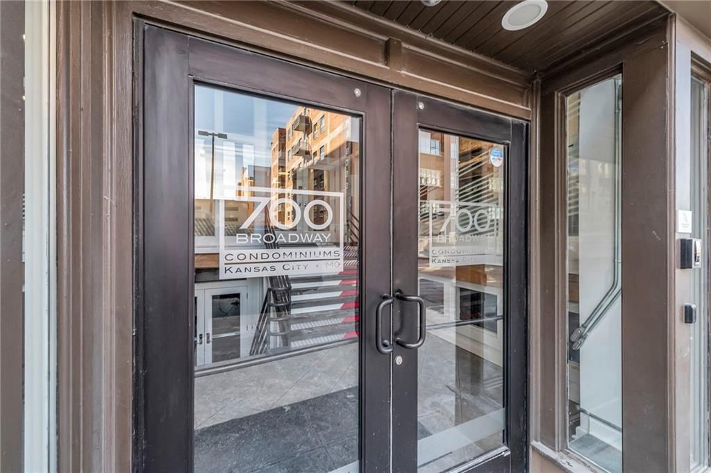 700 Broadway Boulevard — photo 4