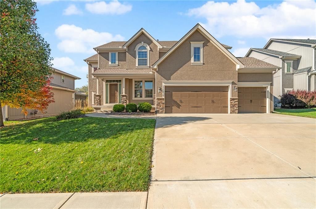 6046 REDBUD Street, Shawnee, KS
