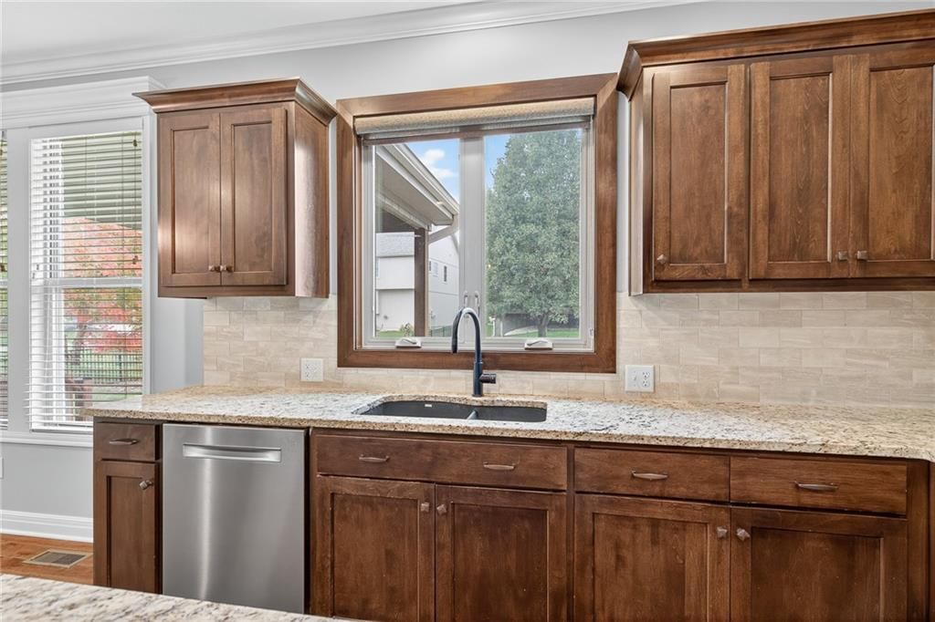 6046 REDBUD Street — photo 15