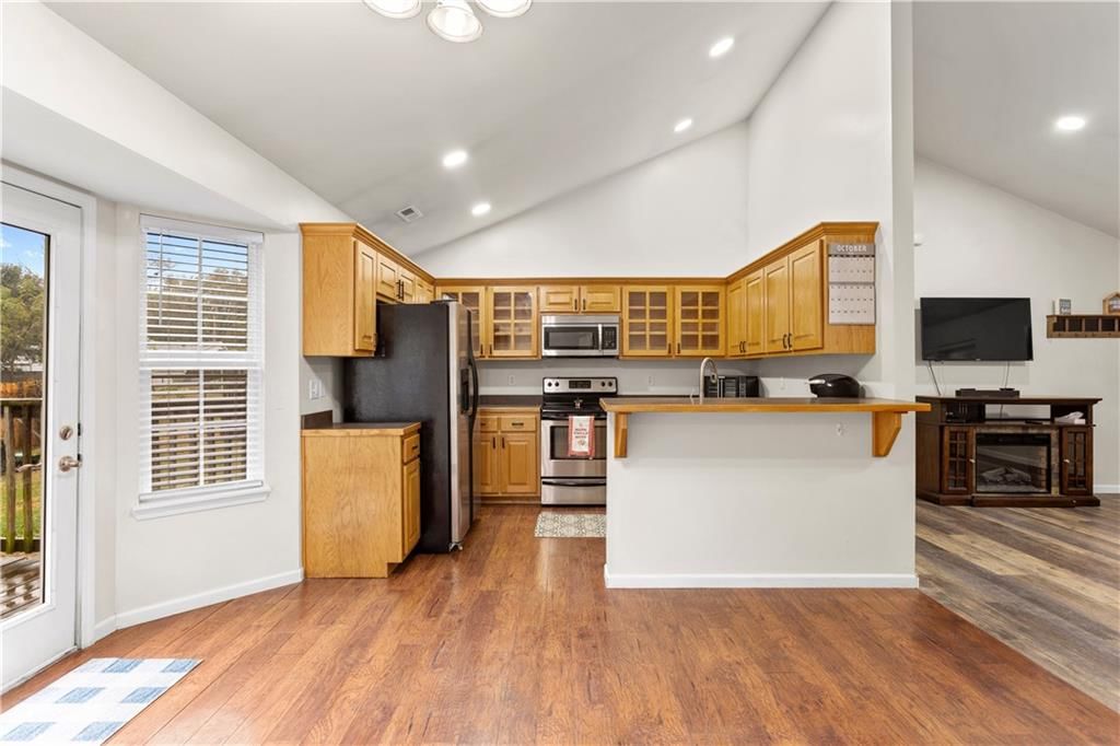 516 Lyon Street — photo 4