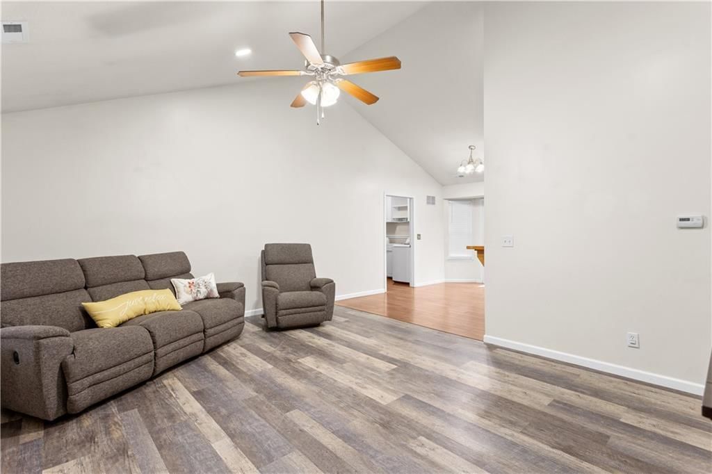 516 Lyon Street — photo 7