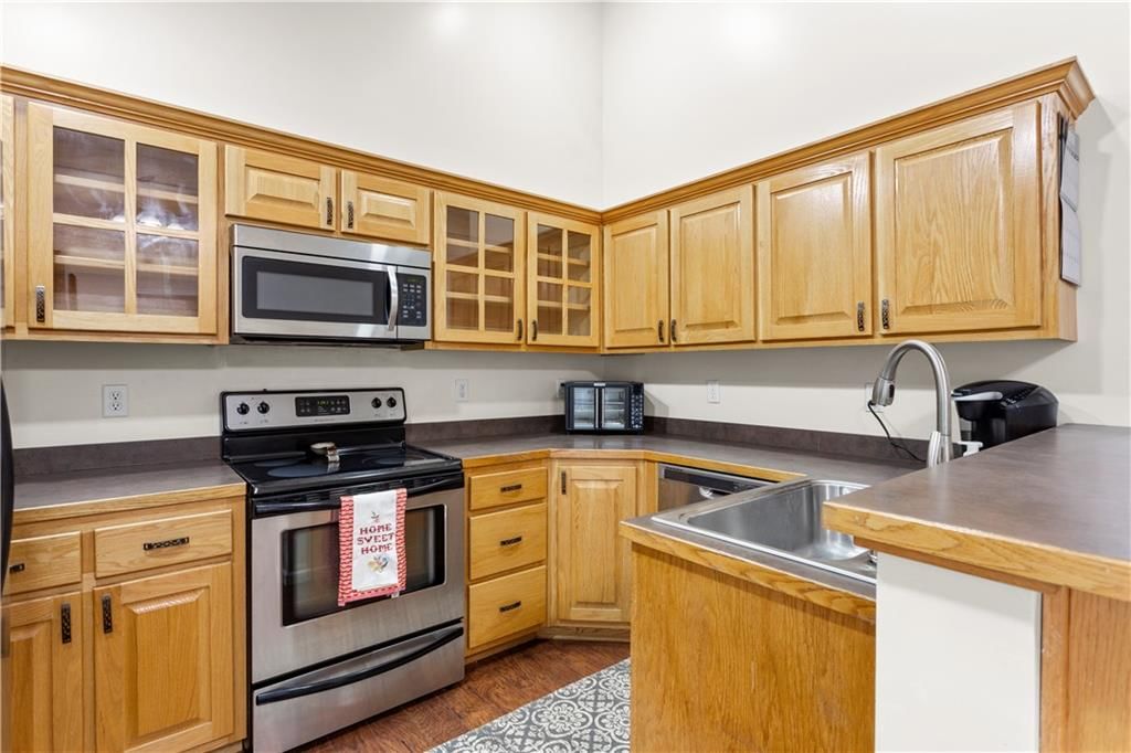 516 Lyon Street — photo 8