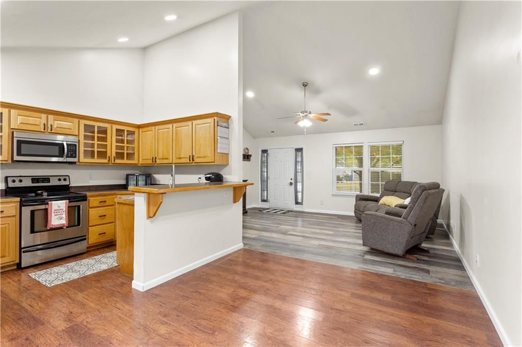 516 Lyon Street — photo 10