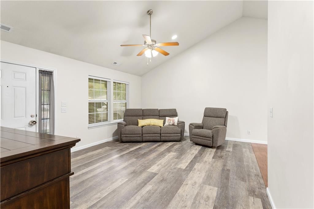 516 Lyon Street — photo 11